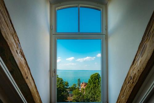 Single Room with Lake View