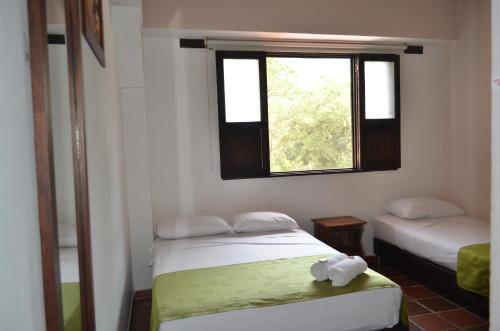 1 double bed, 1 twin bed