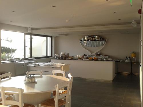 Esperides Hotel - image 2