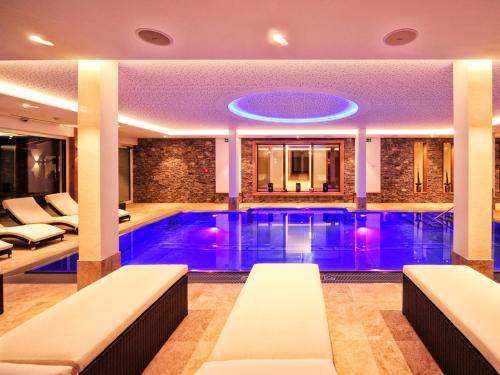 Úszómedence, Hotel Theresia in Eckartau