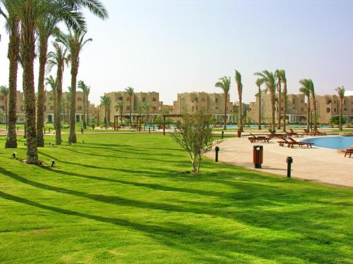 Royal Lagoons Resort & Aqua Park Families and Couples Only - image 5