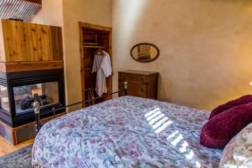 Riverside Cottage #22 - image 2