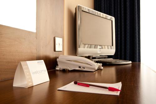 Mercure Edinburgh City - Princes Street Hotel - image 3