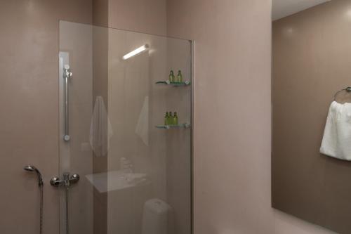 Absolute Athens VII - image 2