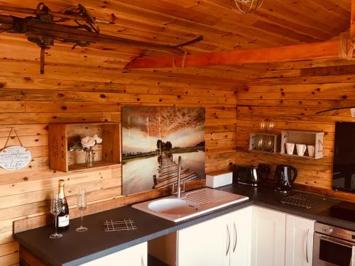 Létesítmények, Sunset Cabin in Mold