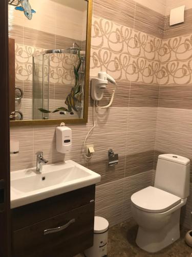 Aruchat Hotel - image 11