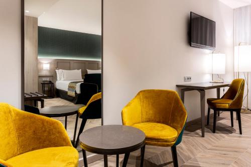 Eurostars Puerta Real - image 10