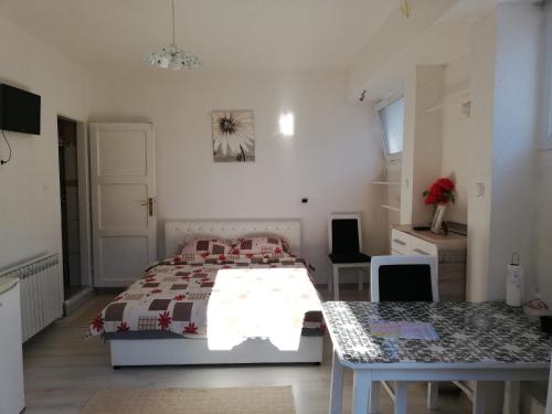 Studio Nena, Mostar