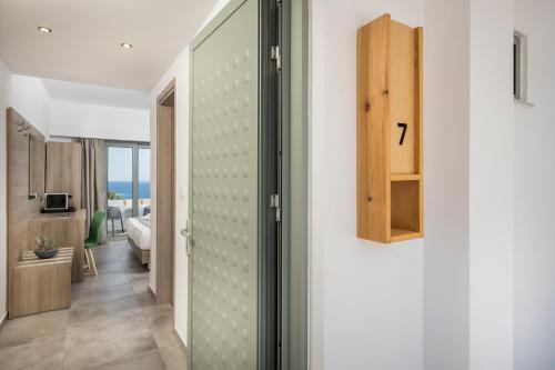 Facilities, Glykeria Hotel in Innachori