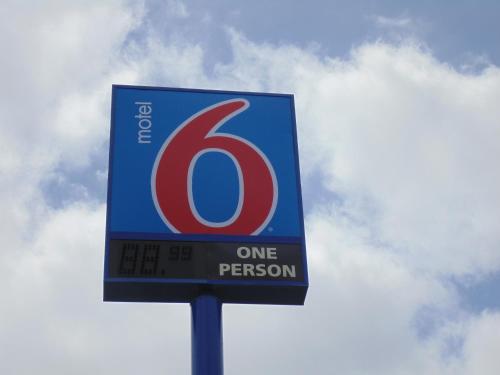 Motel 6 Denton, TX - UNT