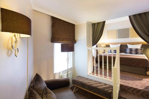 room detail thumbnail 1