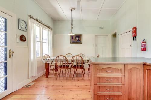 Beacon Cottage - Cosy Family Retreat in Lake Tyers Beach