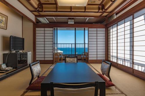 Atami Onsen Sakuraya Ryokan – Atami, KY