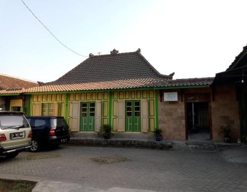 Pendopo Kayuwanan Homestay Syariah