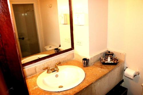 Bathroom, Hotel Martell in San Pedro Sula