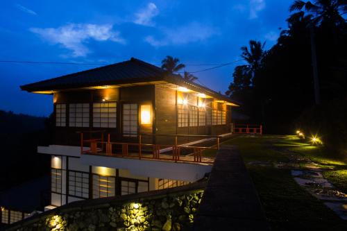 Suarapura Resort & Spa