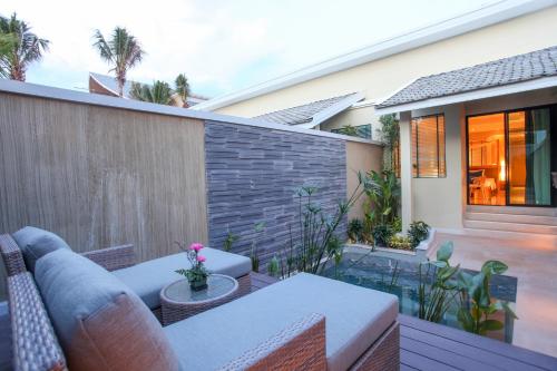Balcony/terrace, Craft Resort and Villas in Koh Sirey