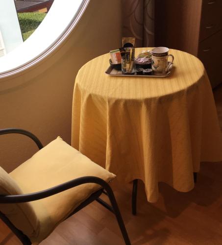 Queen Guest Room