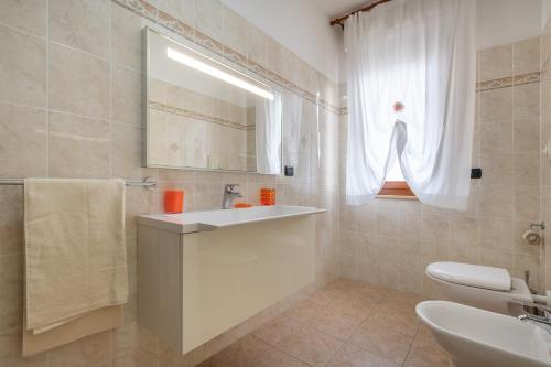 Bathroom, Trilo Gemelli 1 in La Pietraia