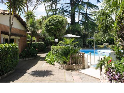 Eurogarden Hotel - image 8