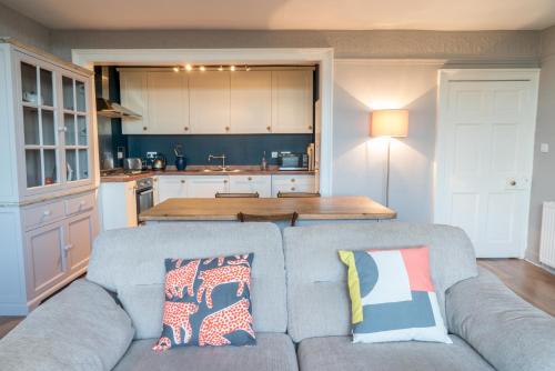 Queen St: Superb Penthouse Flat W/Roof Terrace