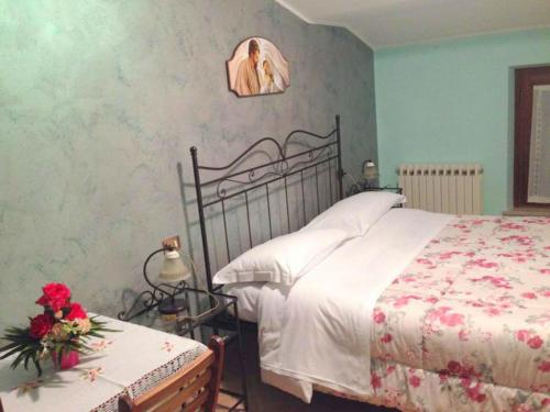 Double Room image 9