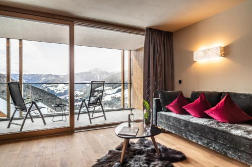 Junior Suite with Balcony and Mountain View