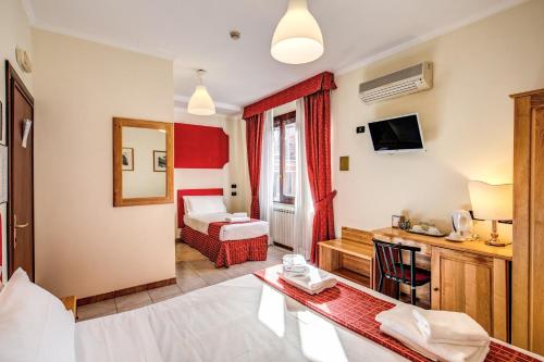 Hotel Espana Dependance - image 5