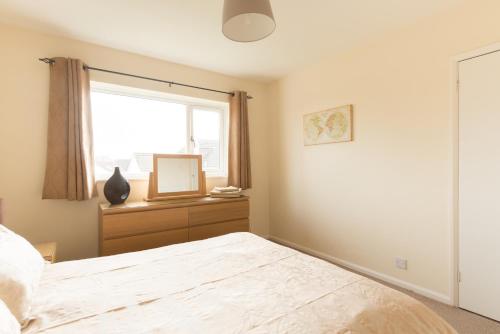 Chesterton Court Apartment - main image