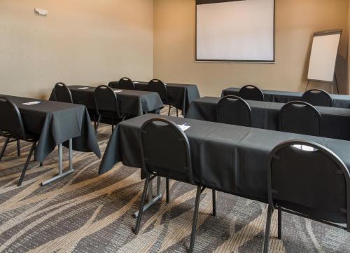 Cobblestone Inn and Suites Ashland - 회의실/연회장