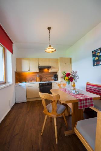 Cocina, Ferienwohnungen Fischerhaus - direkt am See in Millstatt