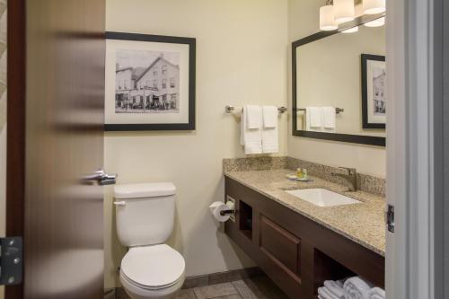 Cobblestone Inn and Suites - Ashland