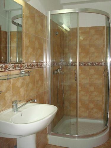 Double Room image 3