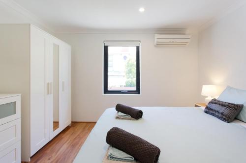 Monument Hill Townhouse - Fremantle
