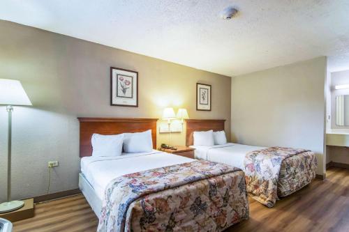 2 double beds