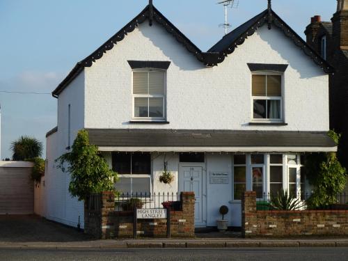 The White House Guest House - Slough