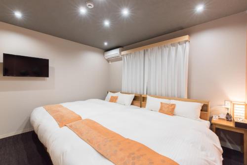 Standard Double Room with Two Double Beds image 10