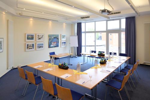 商務中心, 阿姆澤格哈芬酒店 (Hotel Am Segelhafen) in 加登奧斯特