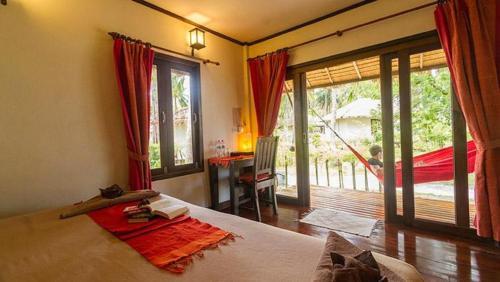 Garden Bungalow image 10