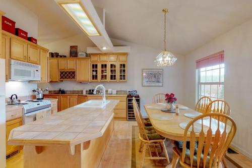 The Gallery House - image 2