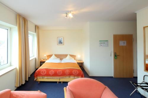 4 twin beds