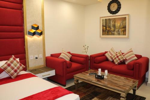 Executive Suite image 3