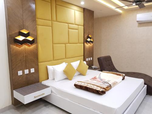 Executive Suite image 5