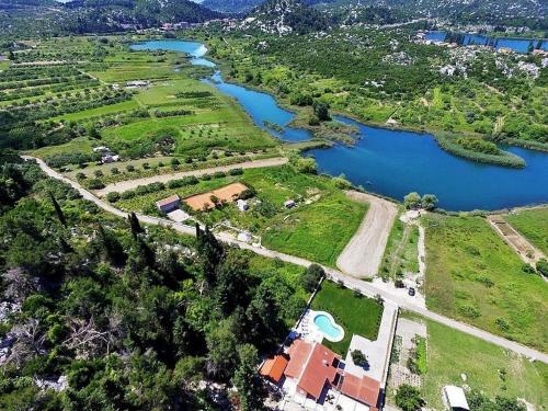  Beautiful Villa in Peracko Blato with Private Pool in Peračko Blato