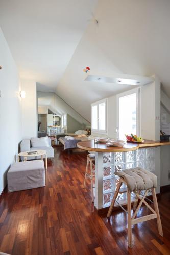 GuestHost - Studio con Balcone per 2 persone, Milán