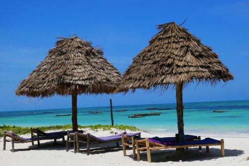 Blue Earth Beach Bungalow