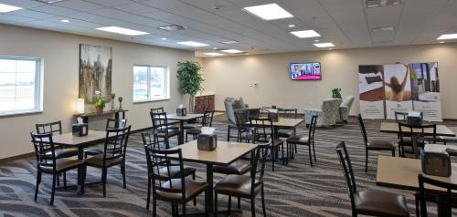 Cobblestone Inn & Suites - Boone - image 4