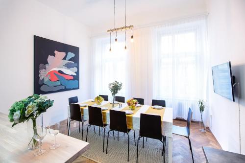 5BR 2BATH family APT 5mins to Wenceslas square - image 3