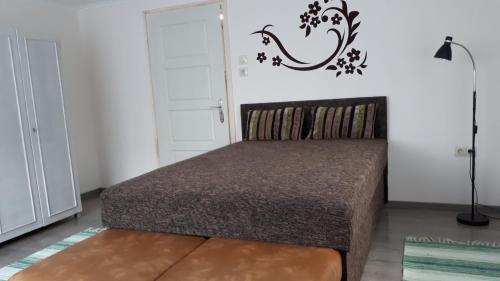 Csóka Apartman Pápa – khách sạn tại Gyor