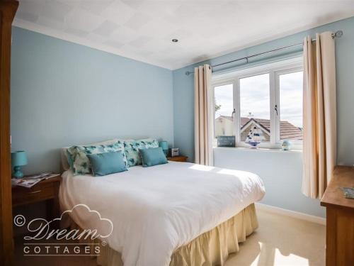 Bowleaze View - image 3